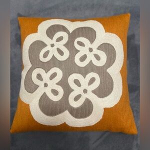 Judy Ross Textiles~New York~NWT~Embroidered Chain Stitch Pillow~Size 18” X 18”